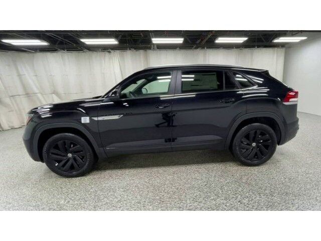 2023 Volkswagen Atlas Cross Sport SE with Technology Manchester NH
