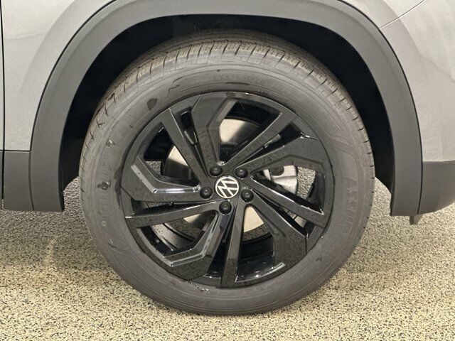 2023 Volkswagen Atlas V6 SE with Technology with 4MOTION&Acirc;&reg; Braintree MA