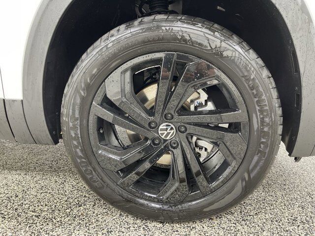 2023 Volkswagen Atlas V6 SE with Technology with 4MOTION&Acirc;&reg; Manchester NH