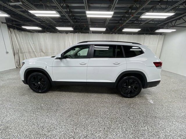 2023 Volkswagen Atlas V6 SE with Technology with 4MOTION&Acirc;&reg; Manchester NH