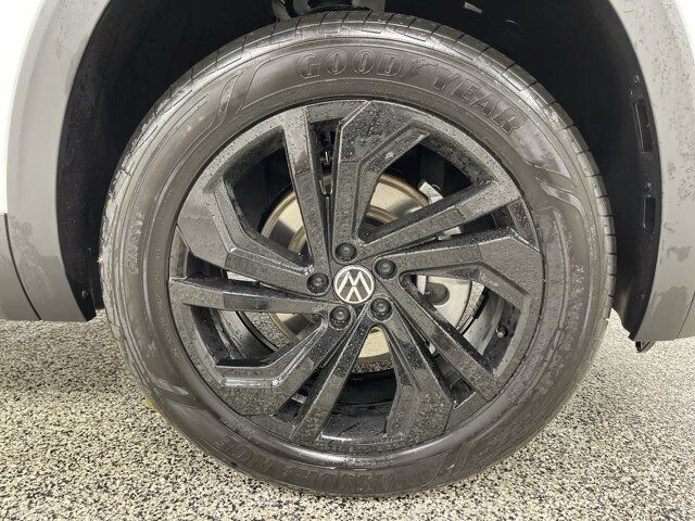 2023 Volkswagen Atlas V6 SE with Technology with 4MOTION&Acirc;&reg; Manchester NH