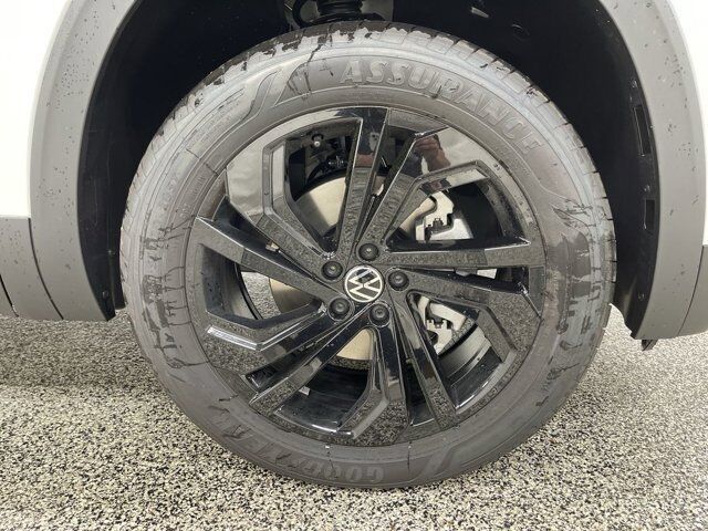 2023 Volkswagen Atlas V6 SE with Technology with 4MOTION&Acirc;&reg; Manchester NH