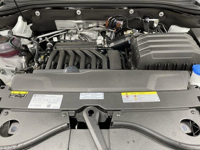 2023 Volkswagen Atlas V6 SE with Technology with 4MOTION&Acirc;&reg; Manchester NH