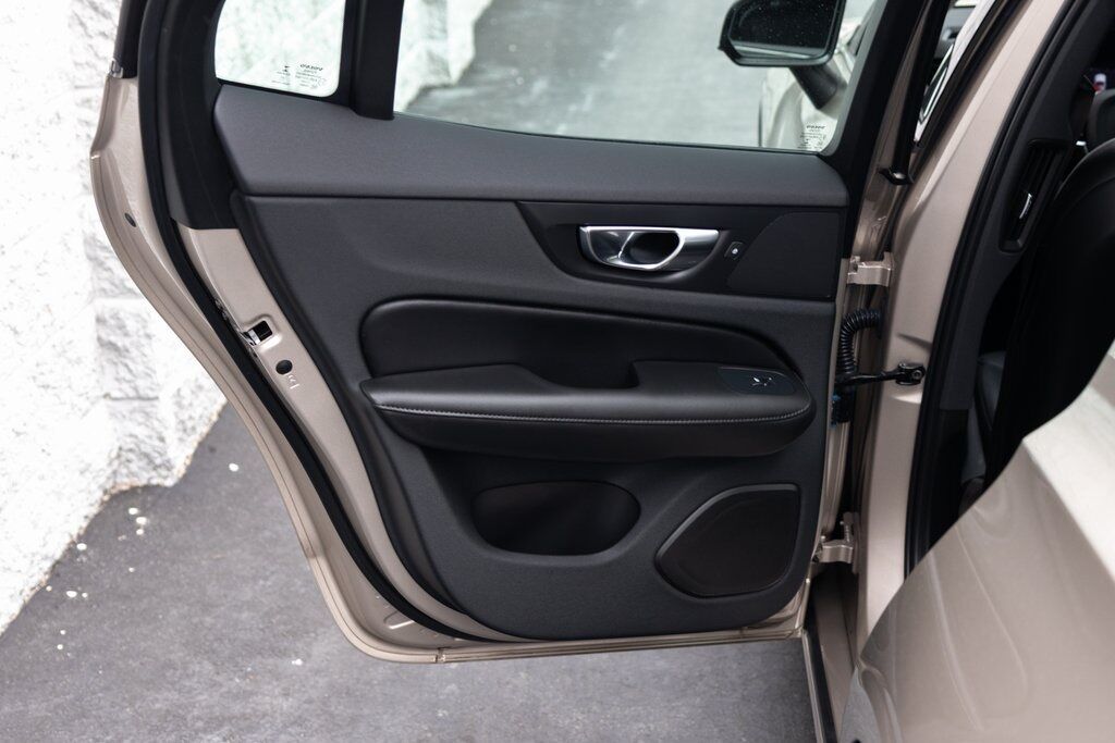2023 Volvo S60 B5 Plus Dark Theme Kenosha WI