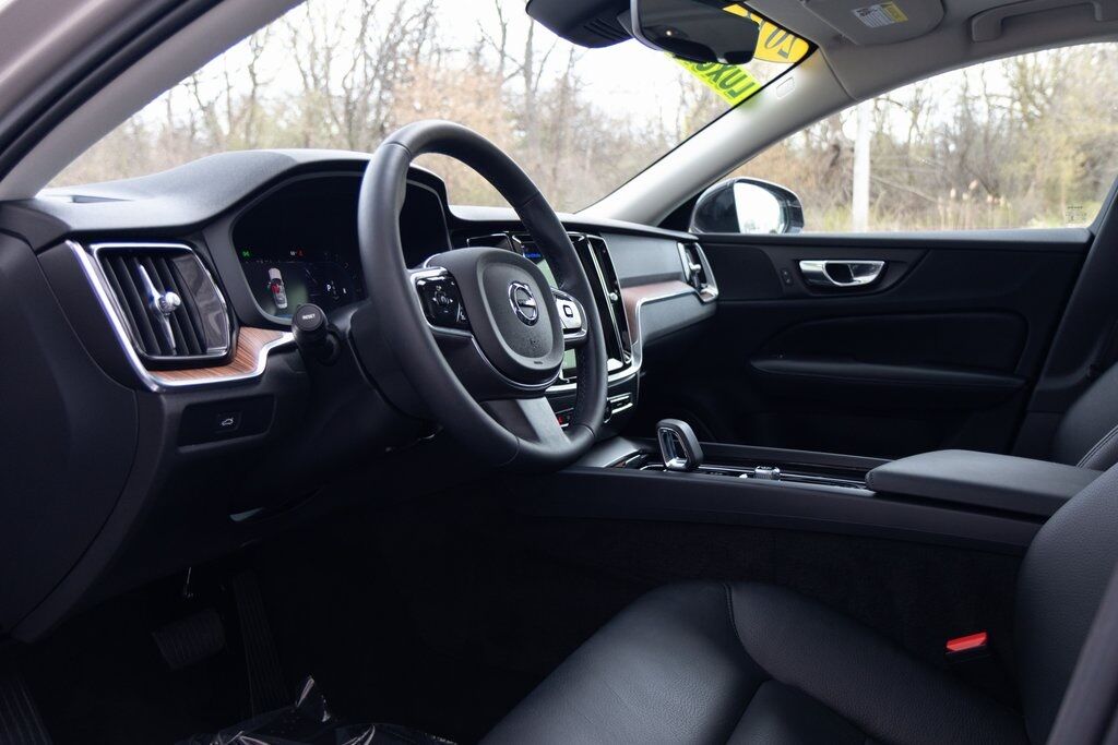 2023 Volvo S60 B5 Plus Dark Theme Kenosha WI