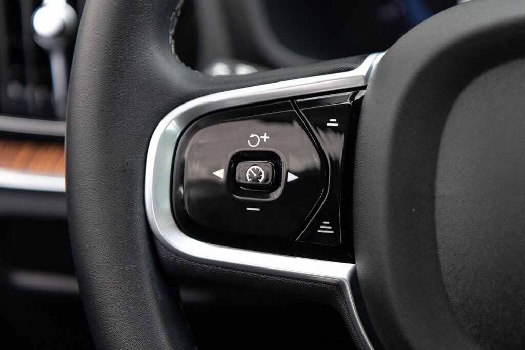 2023 Volvo S60 B5 Plus Dark Theme Kenosha WI