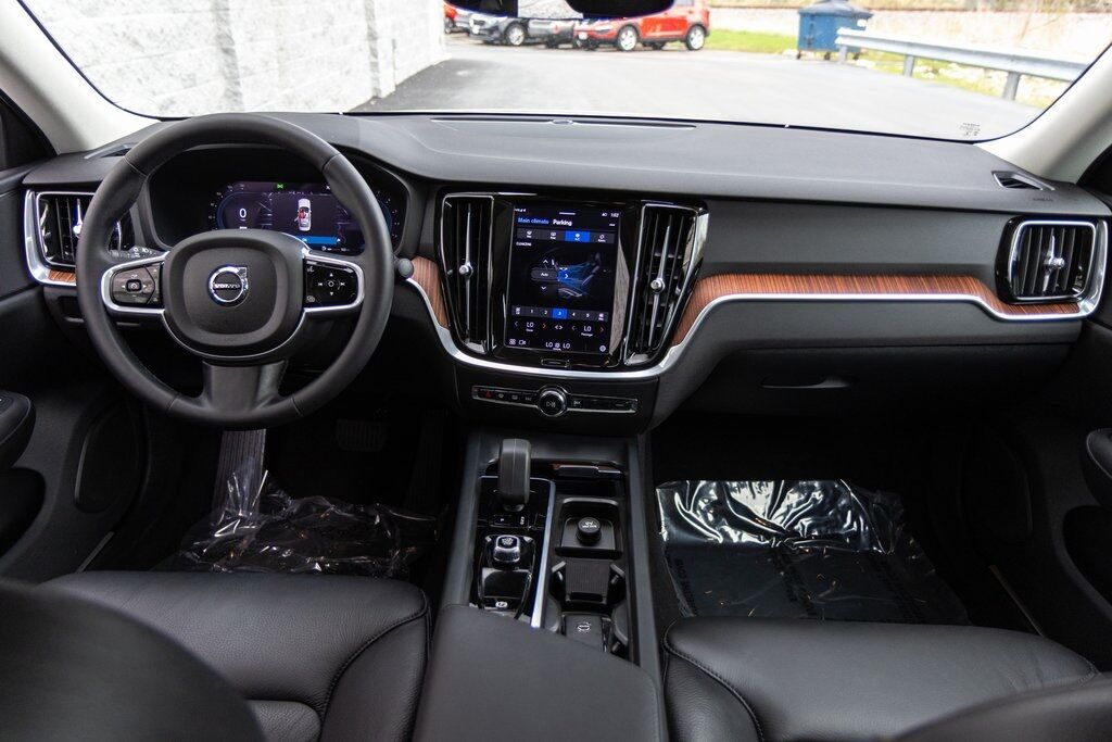 2023 Volvo S60 B5 Plus Dark Theme Kenosha WI