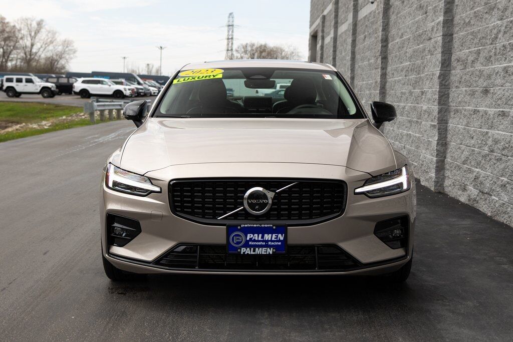 2023 Volvo S60 B5 Plus Dark Theme Kenosha WI