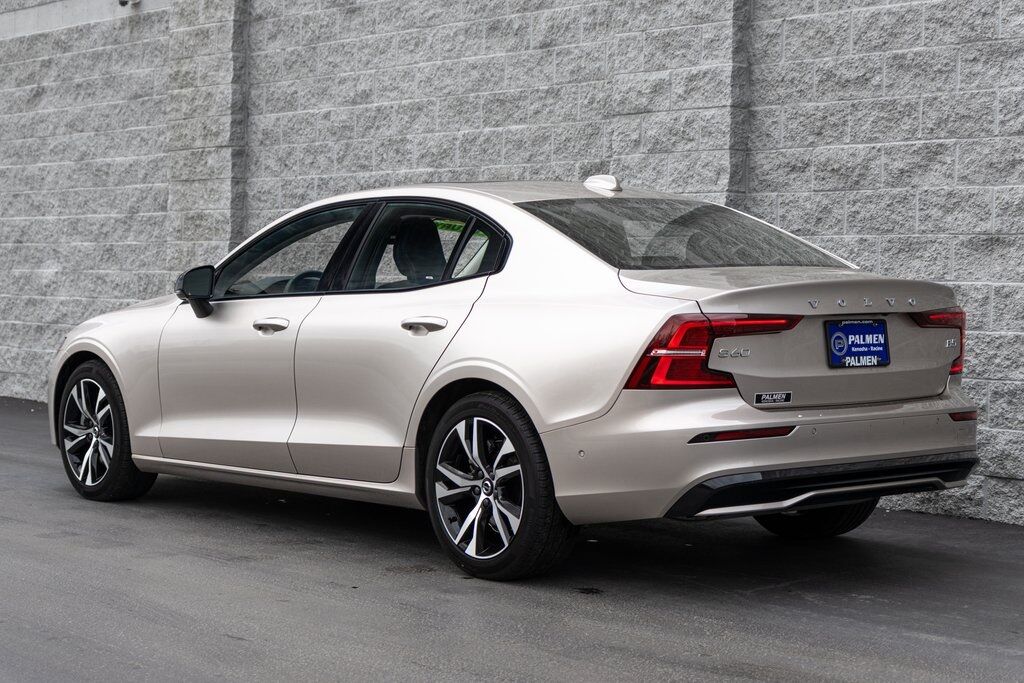 2023 Volvo S60 B5 Plus Dark Theme Kenosha WI