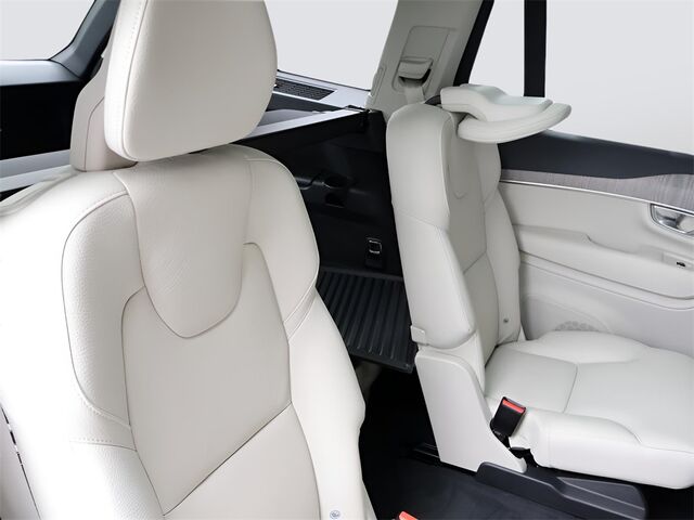 2023 Volvo XC90 Recharge Plug-In Hybrid T8 Plus 6 Passenger Merriam KS