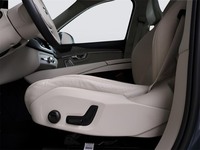 2023 Volvo XC90 Recharge Plug-In Hybrid T8 Plus 6 Passenger Merriam KS