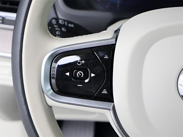 2023 Volvo XC90 Recharge Plug-In Hybrid T8 Plus 6 Passenger Merriam KS