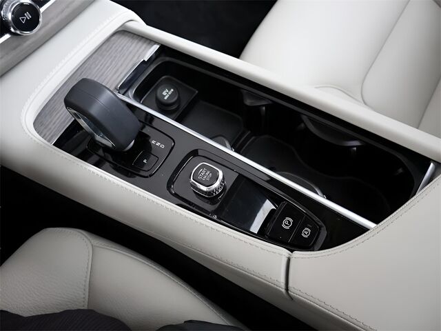 2023 Volvo XC90 Recharge Plug-In Hybrid T8 Plus 6 Passenger Merriam KS
