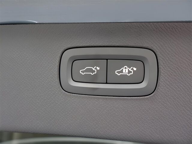 2023 Volvo XC90 Recharge Plug-In Hybrid T8 Plus 6 Passenger Merriam KS