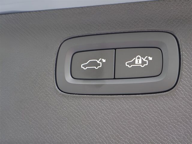 2023 Volvo XC90 Recharge Plug-In Hybrid T8 Plus 6 Passenger Merriam KS