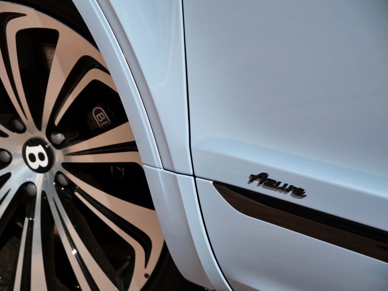 2024 Bentley Bentayga Azure Lawrence KS