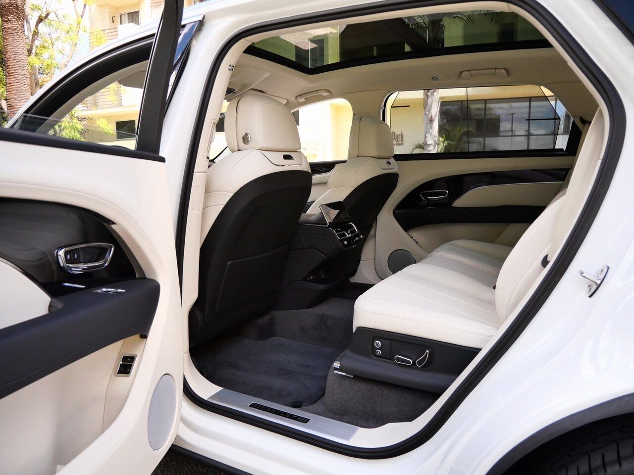 2024 Bentley Bentayga EWB Lawrence KS