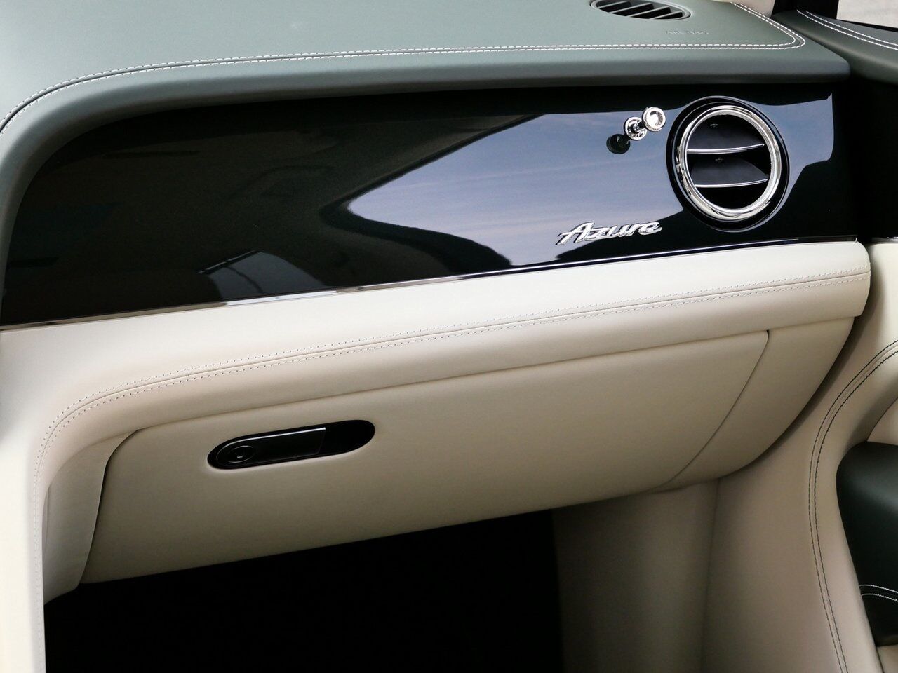 2024 Bentley Bentayga EWB Azure Lawrence KS