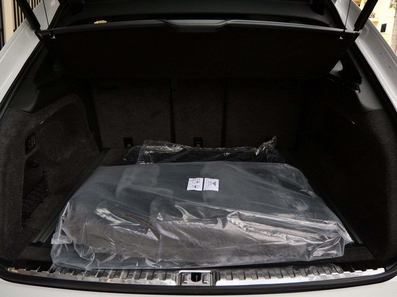 2024 Bentley Bentayga EWB Azure Lawrence KS