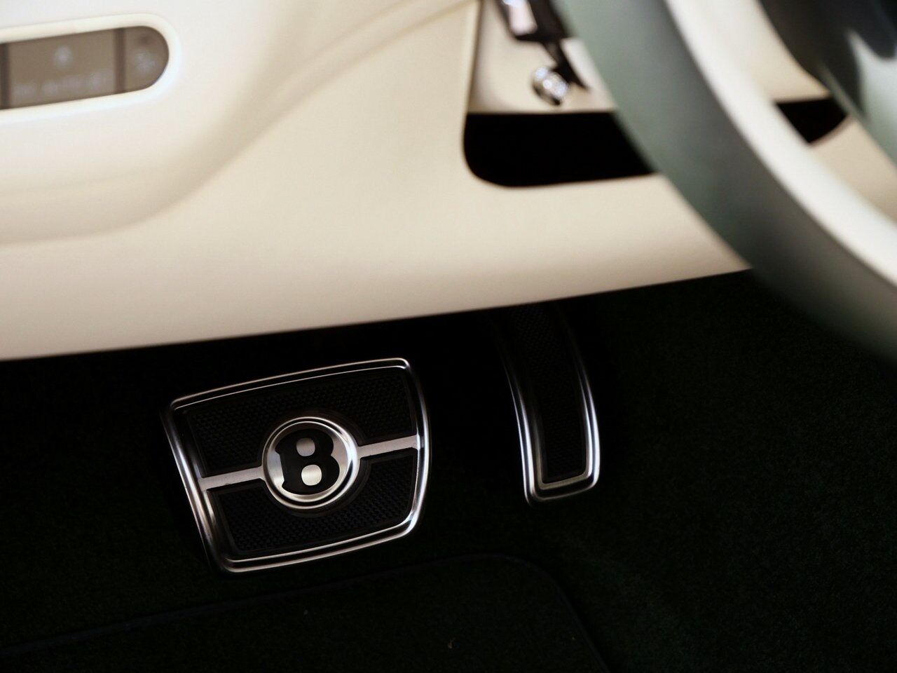 2024 Bentley Bentayga EWB Azure Lawrence KS