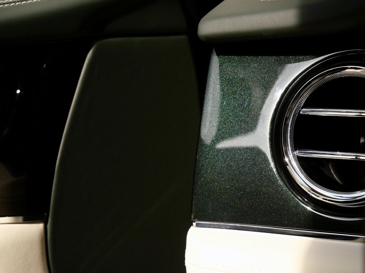 2024 Bentley Bentayga EWB Azure Lawrence KS