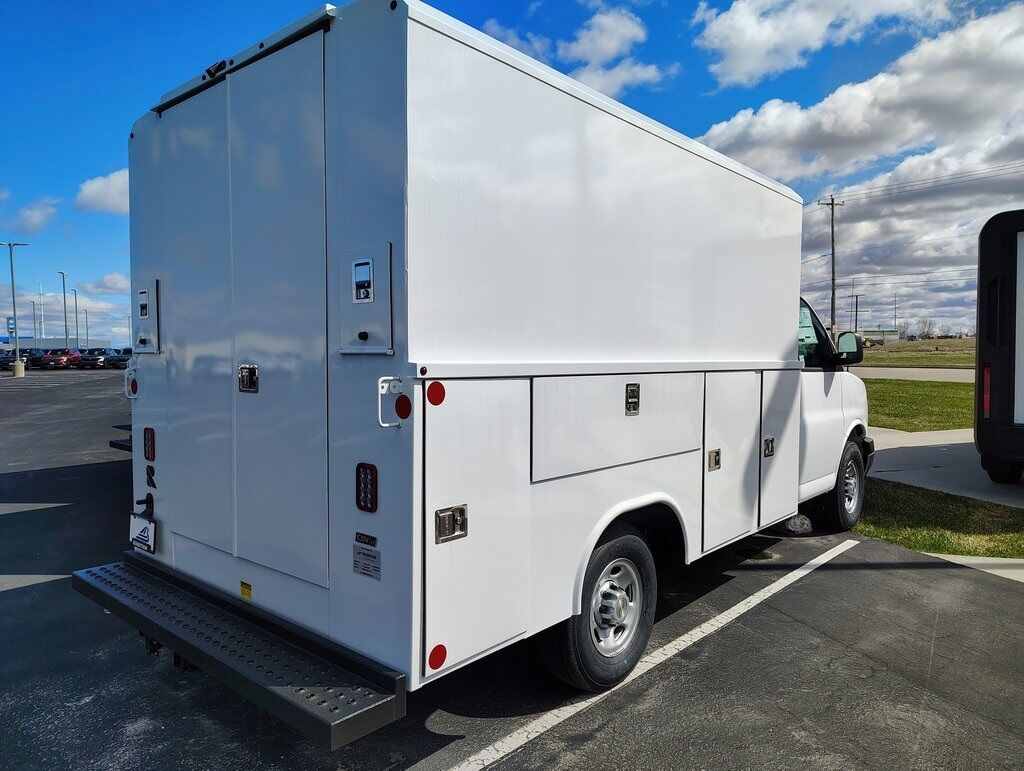 2024 Chevrolet Express 3500 Work Van Green Bay WI