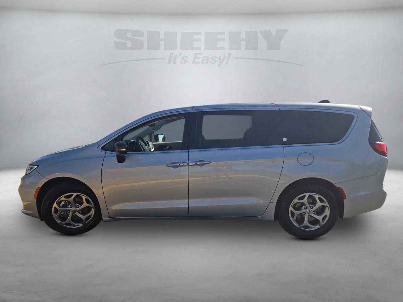 2024 Chrysler Pacifica Limited Stafford VA