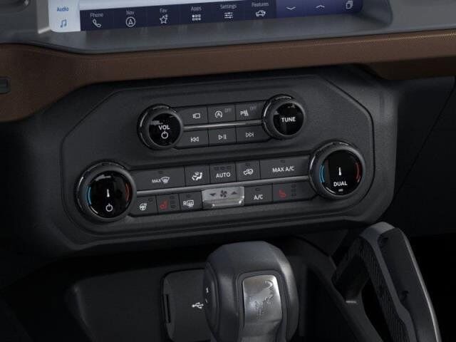 2024 Ford Bronco Outer Banks Green Bay WI