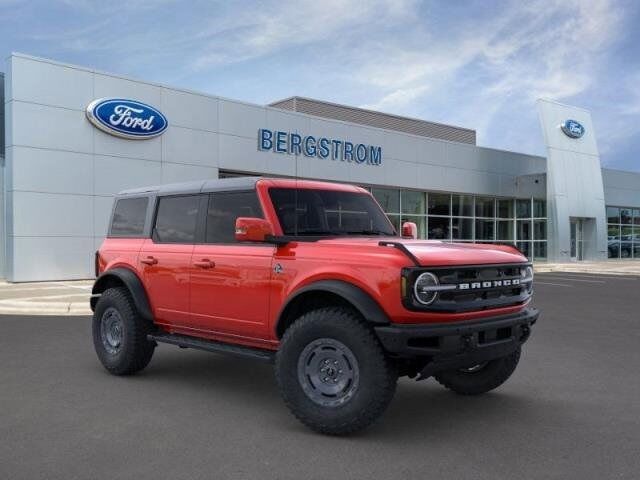 2024 Ford Bronco Outer Banks Green Bay WI