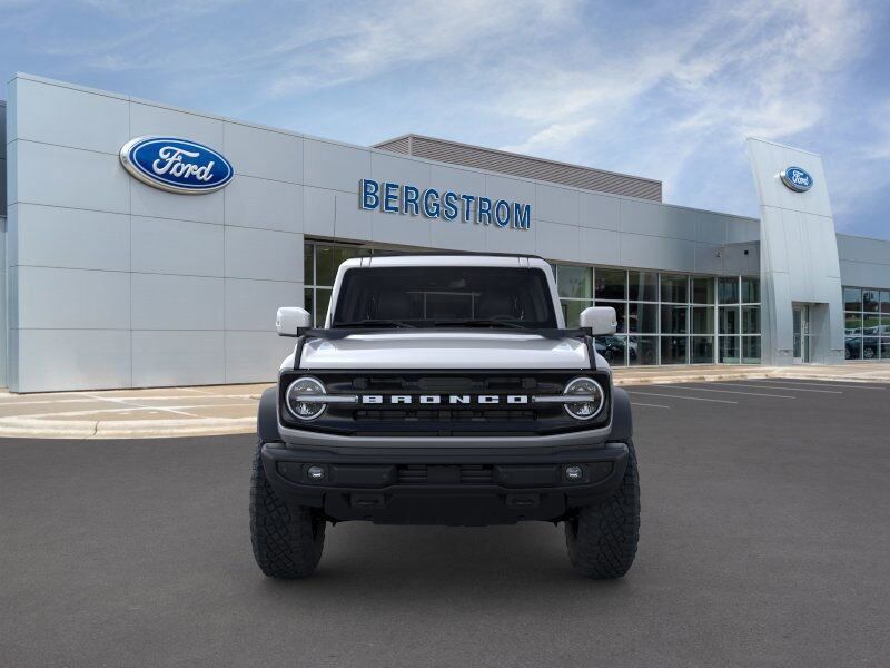 2024 Ford Bronco Outer Banks Green Bay WI