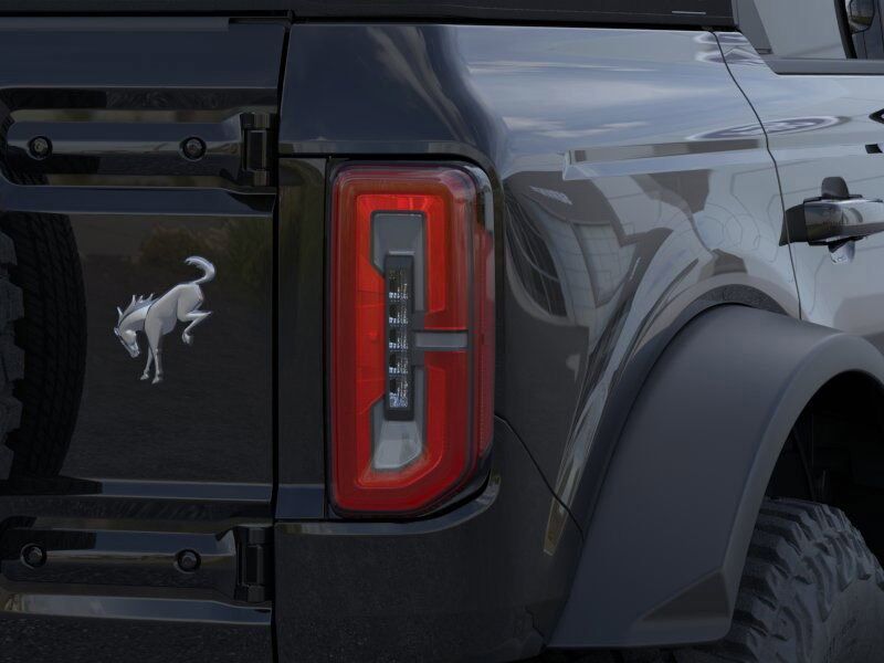 2024 Ford Bronco Outer Banks Green Bay WI