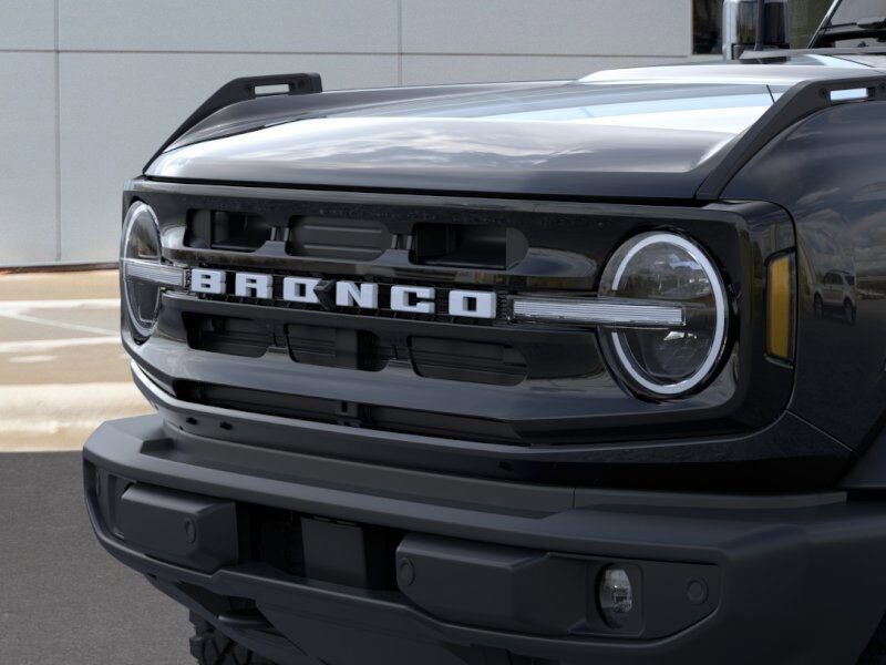 2024 Ford Bronco Outer Banks Green Bay WI