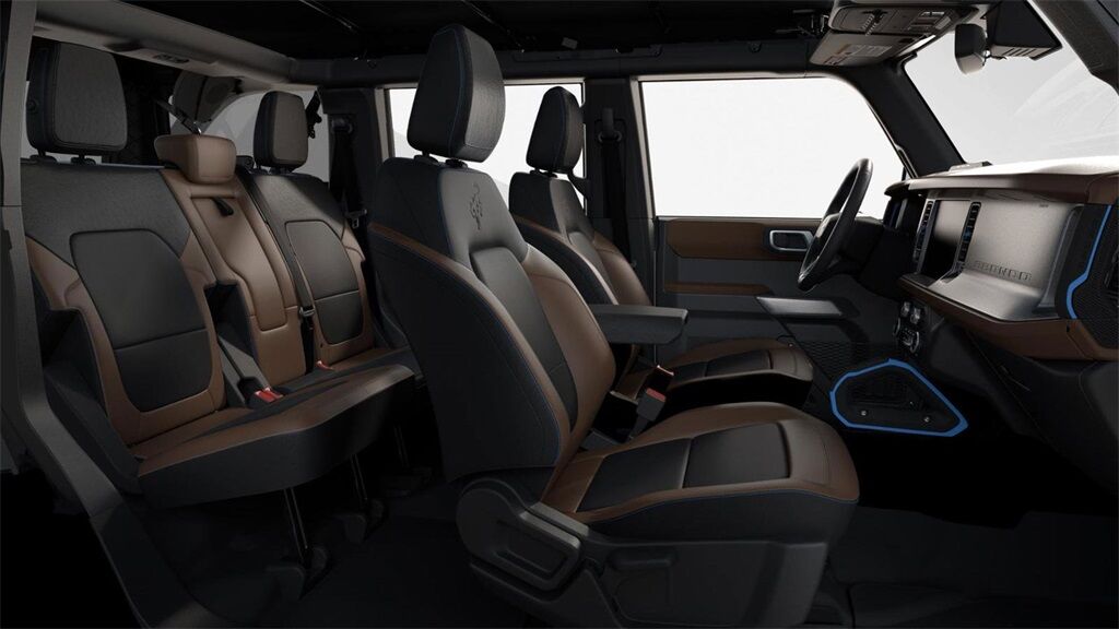 2024 Ford Bronco Outer Banks Green Bay WI