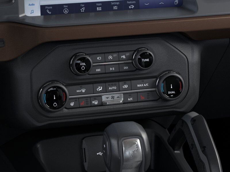 2024 Ford Bronco Outer Banks Green Bay WI