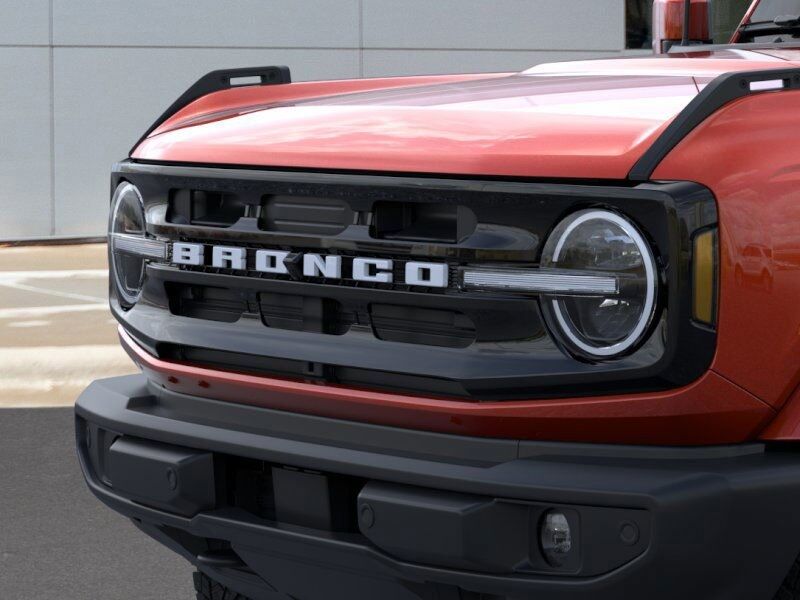 2024 Ford Bronco Outer Banks Green Bay WI