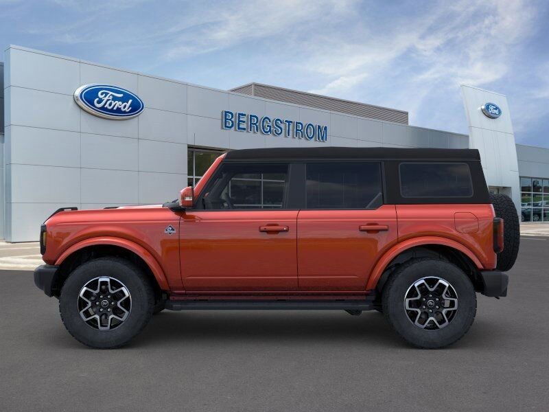 2024 Ford Bronco Outer Banks Green Bay WI