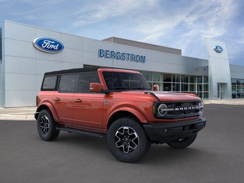 2024 Ford Bronco Outer Banks Green Bay WI