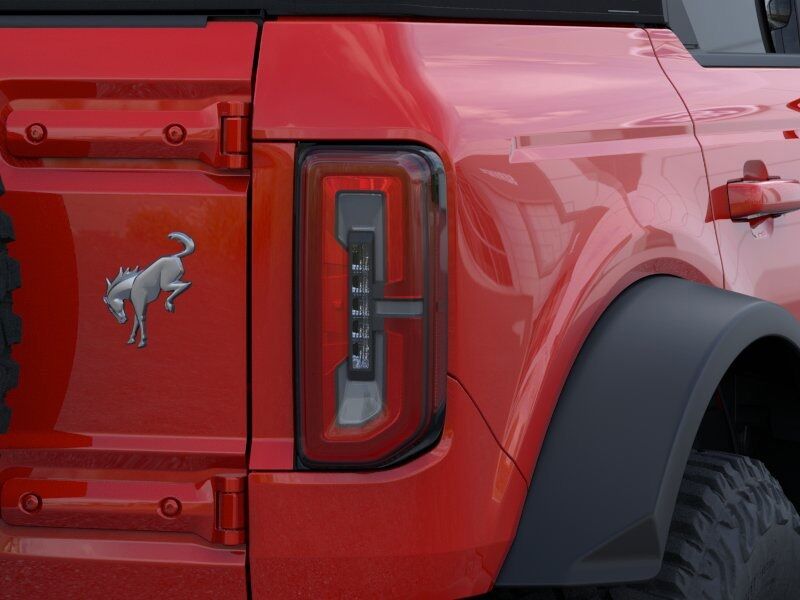 2024 Ford Bronco Outer Banks Green Bay WI