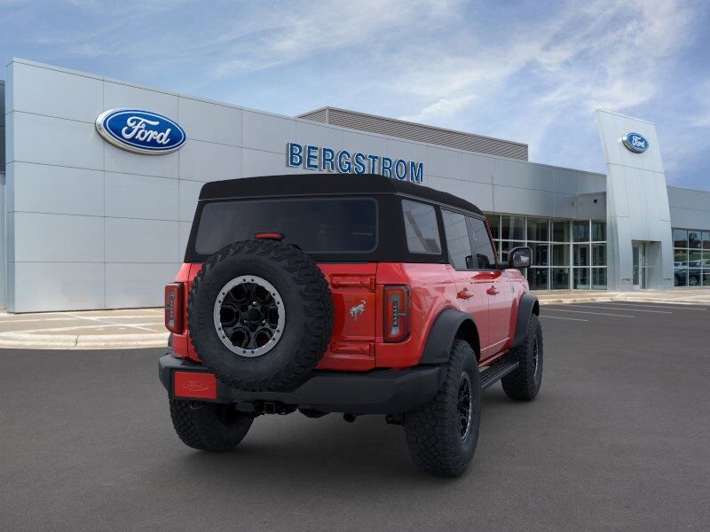 2024 Ford Bronco Outer Banks Green Bay WI