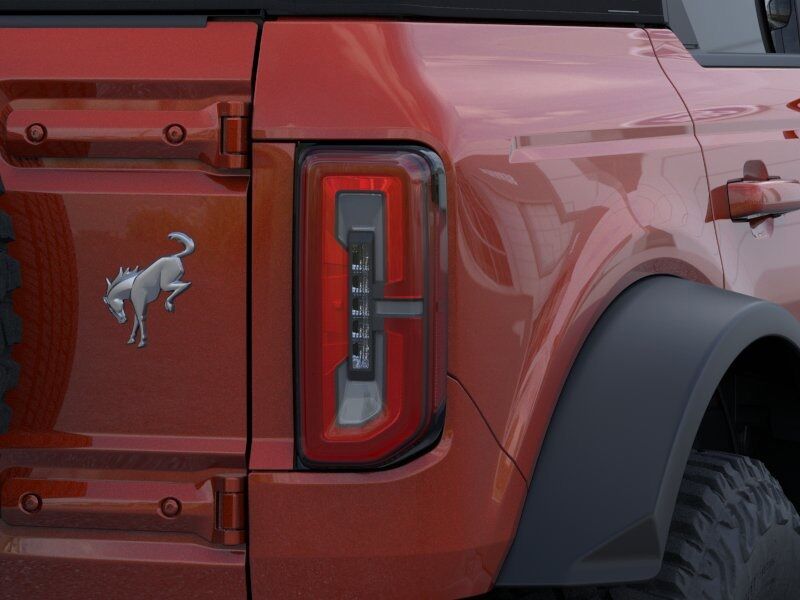 2024 Ford Bronco Outer Banks Green Bay WI