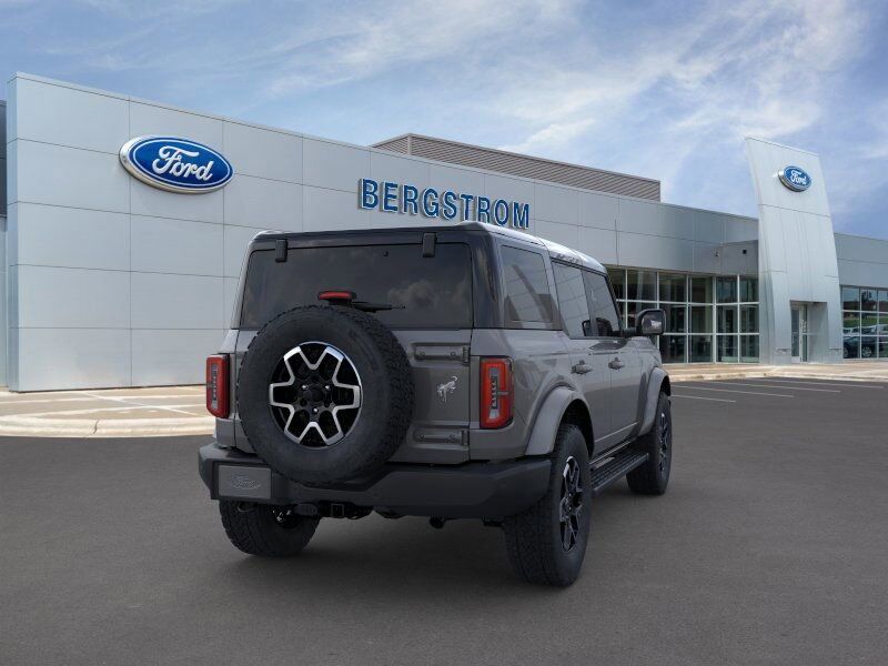 2024 Ford Bronco Outer Banks Green Bay WI