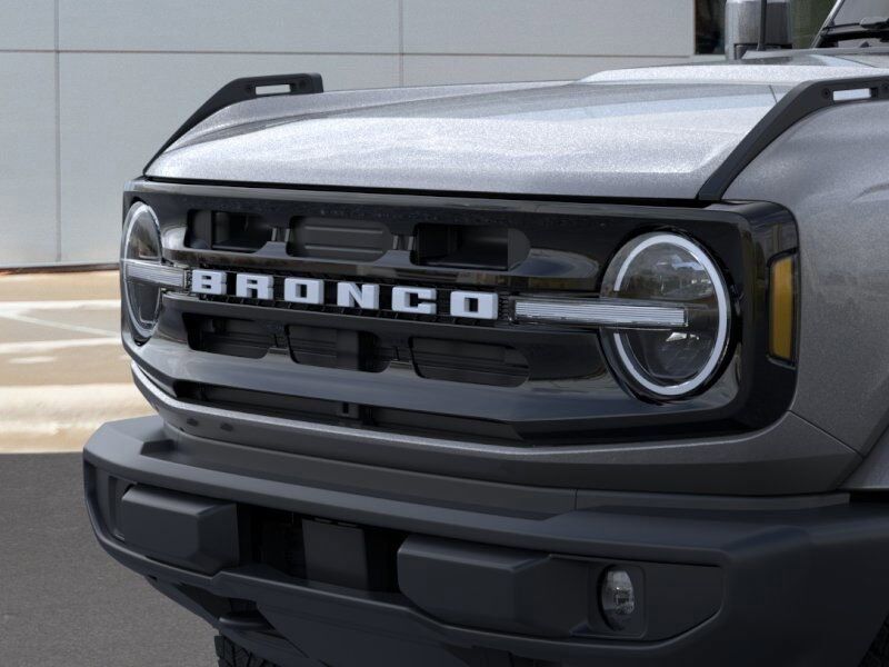 2024 Ford Bronco Outer Banks Green Bay WI