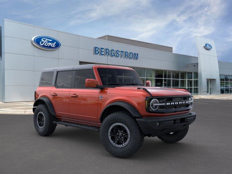 2024 Ford Bronco Outer Banks Green Bay WI