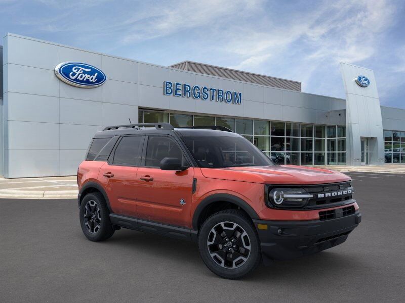 2024 Ford Bronco Sport Outer Banks Green Bay WI
