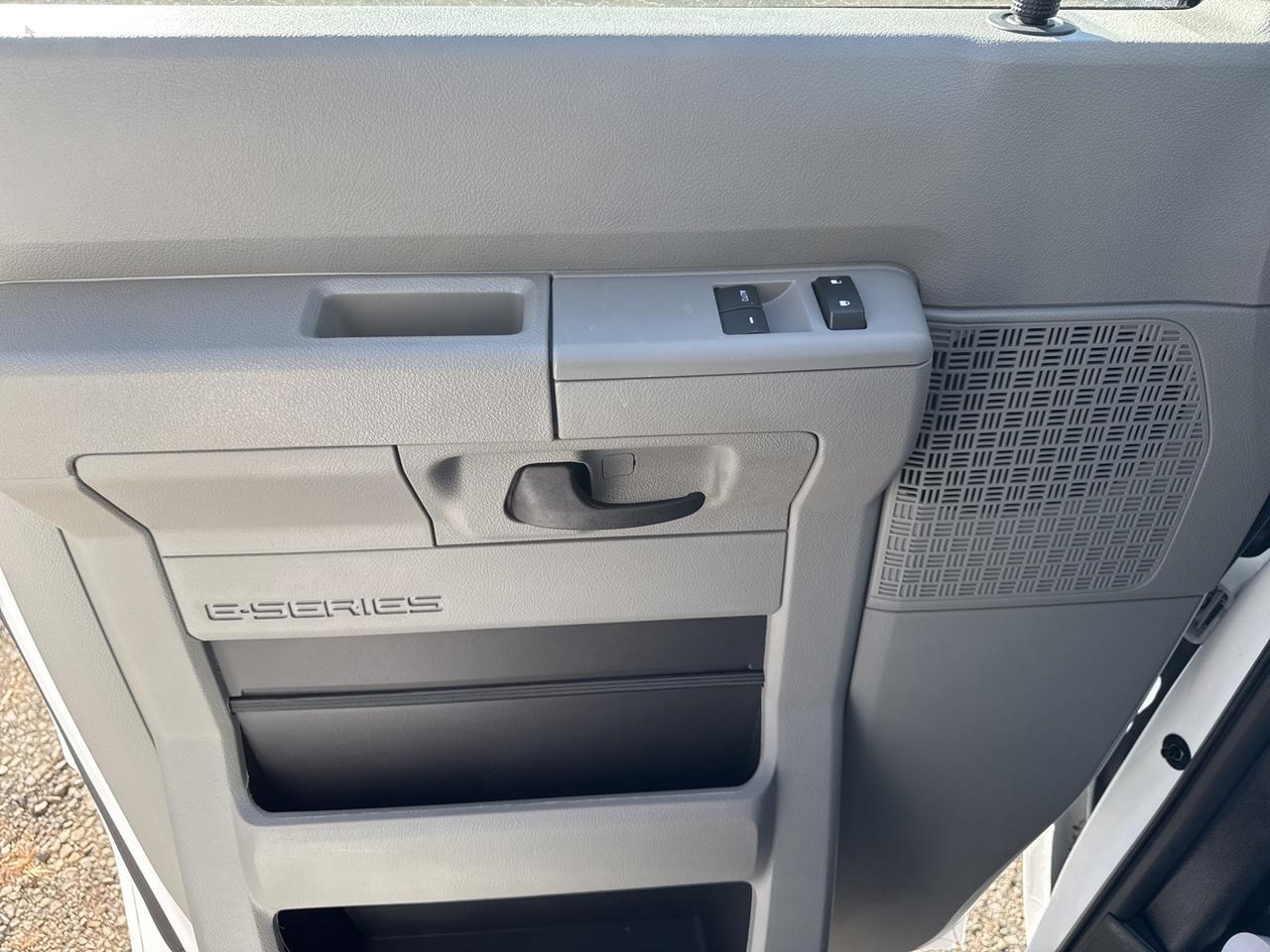 2024 Ford E-350SD Base Warrenton VA