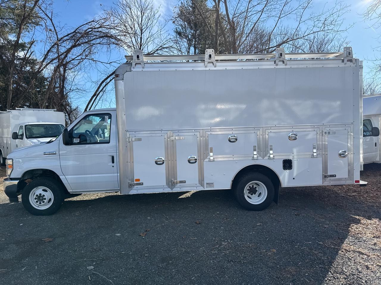 2024 Ford E-450SD Base Warrenton VA