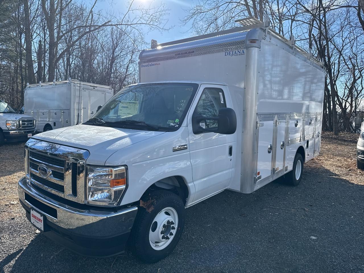 2024 Ford E-450SD Base Warrenton VA