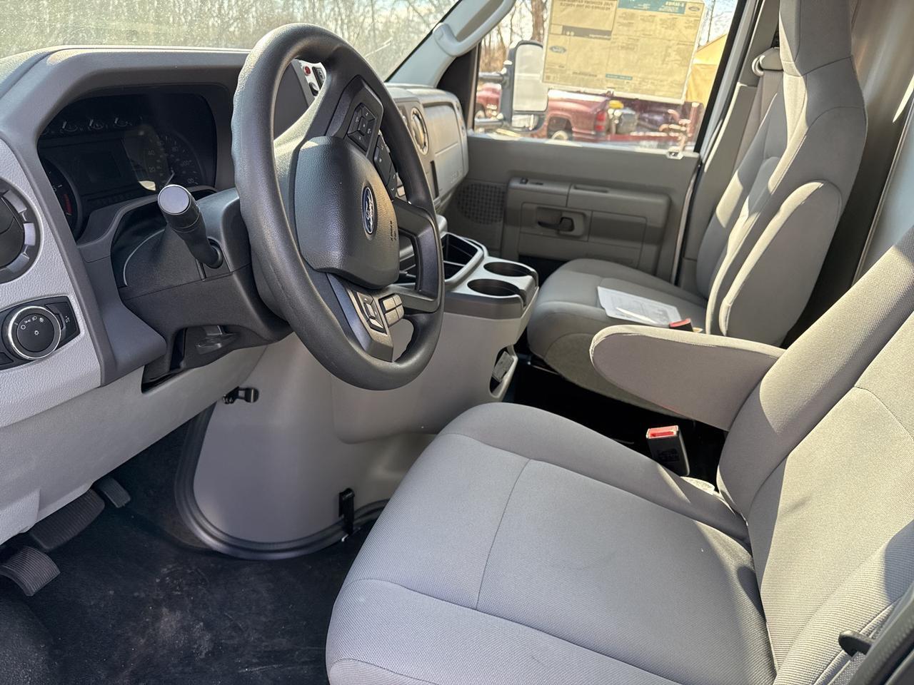 2024 Ford E-450SD Base Warrenton VA