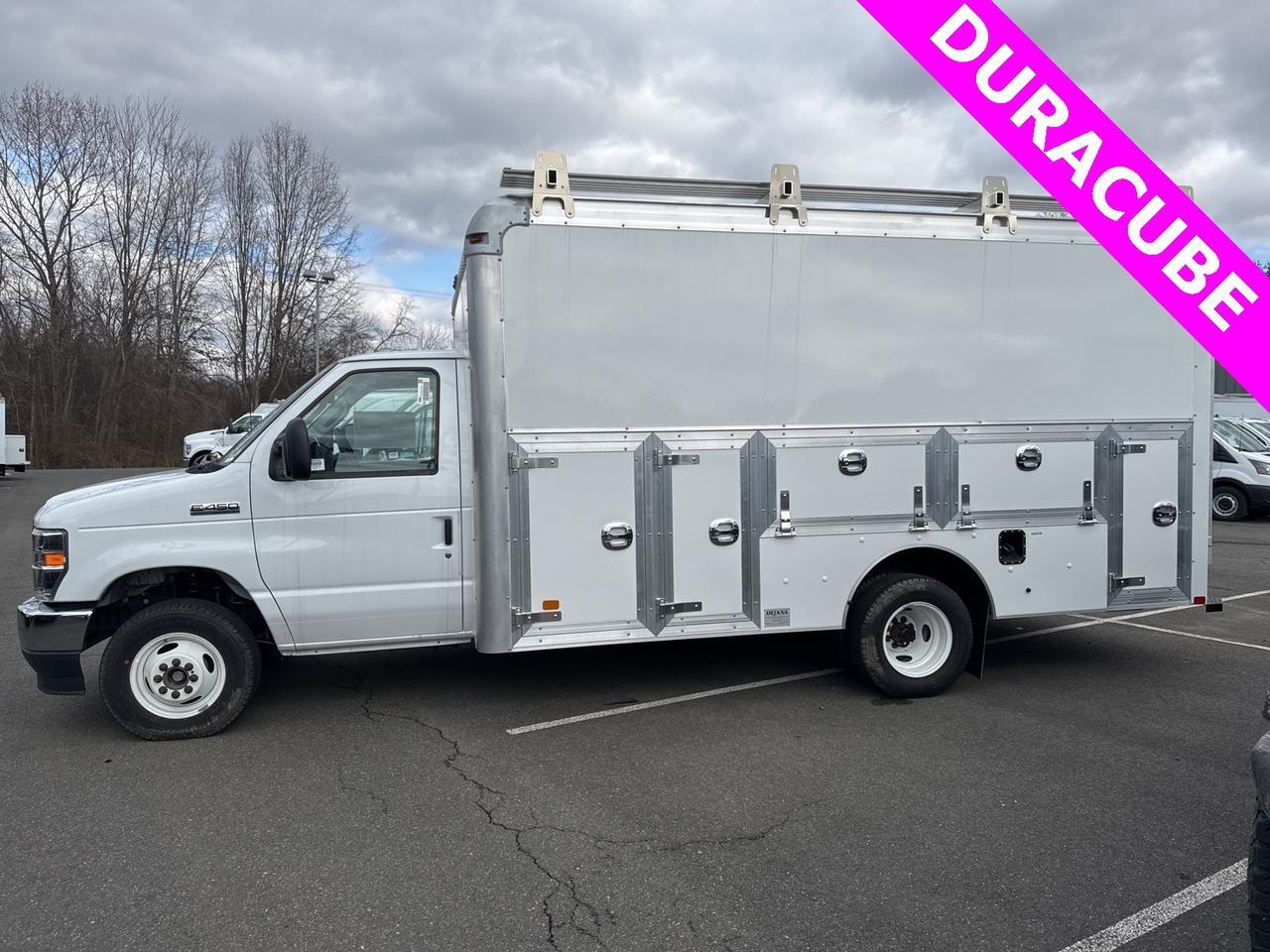 2024 Ford E-450SD Base Warrenton VA