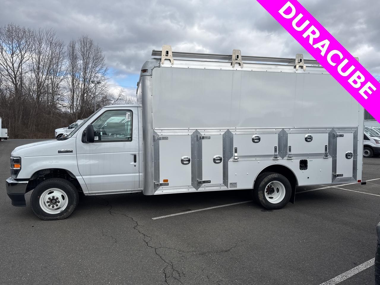 2024 Ford E-450SD Base Warrenton VA